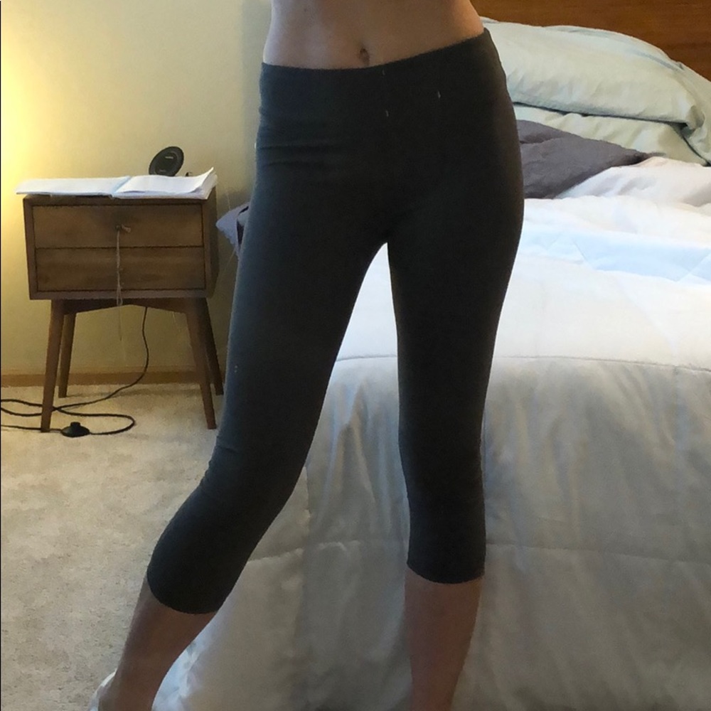 Fabletics cropped leggings